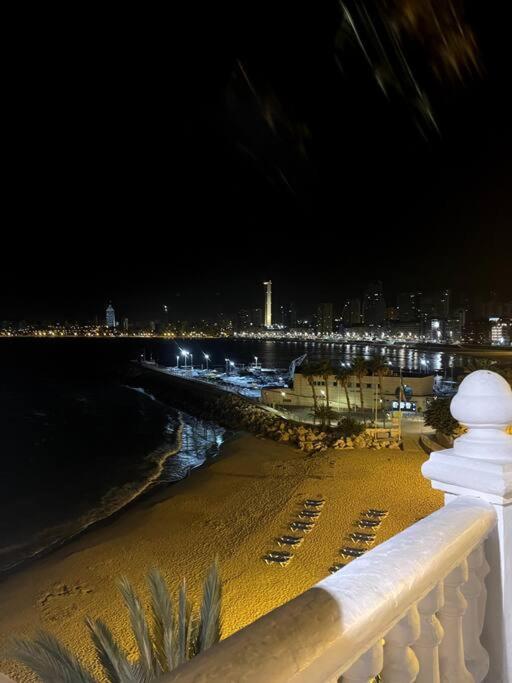 Apartamento Apartamento céntrico y en primera línea de playa Benidorm Exterior foto