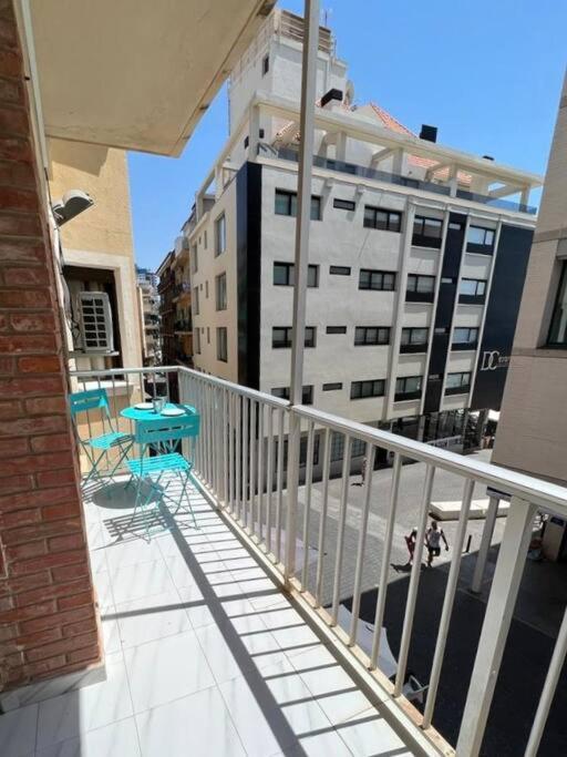 Apartamento Apartamento céntrico y en primera línea de playa Benidorm Exterior foto