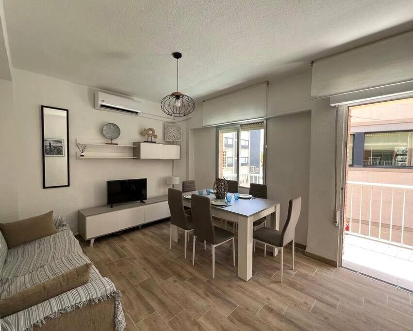 Apartamento Apartamento céntrico y en primera línea de playa Benidorm Exterior foto
