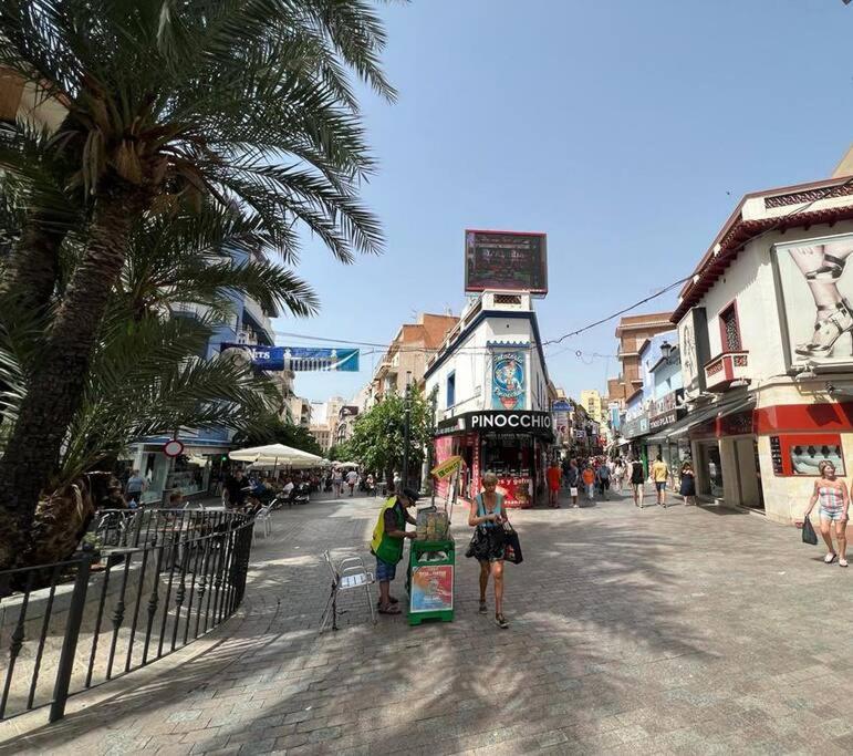 Apartamento Apartamento céntrico y en primera línea de playa Benidorm Exterior foto